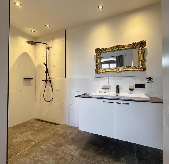 هتل Innviertler Versailles