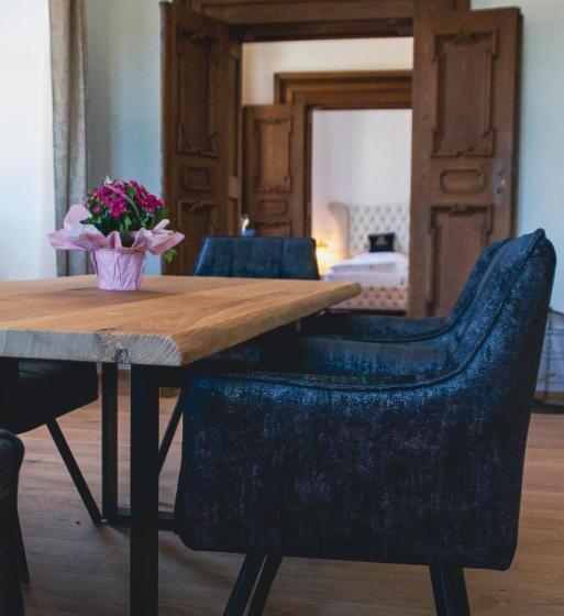 هتل Innviertler Versailles