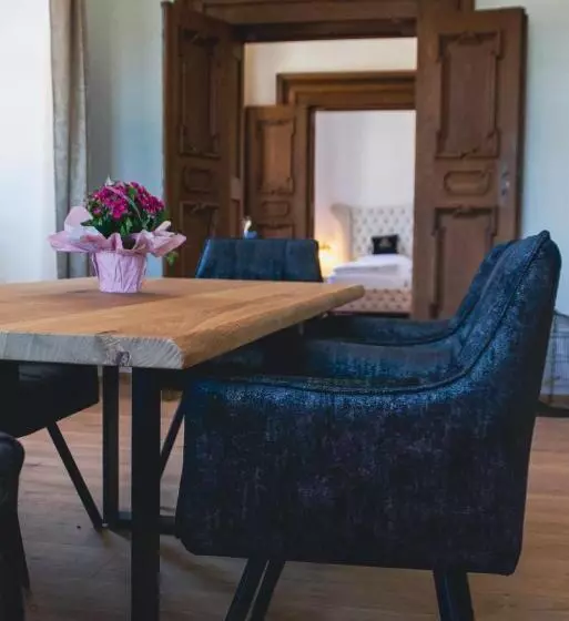 هتل Innviertler Versailles
