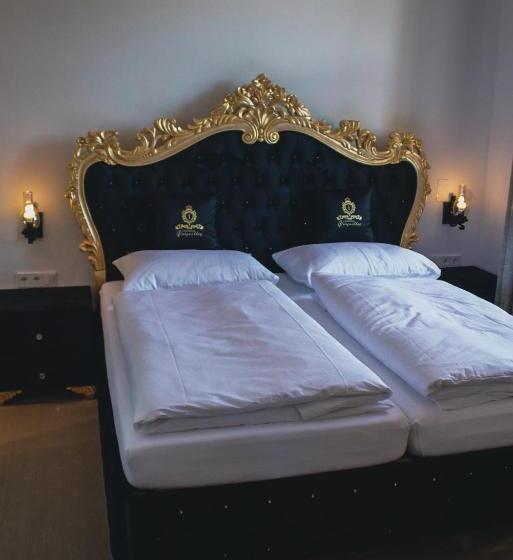 هتل Innviertler Versailles