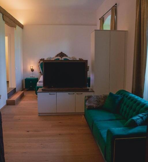 هتل Innviertler Versailles