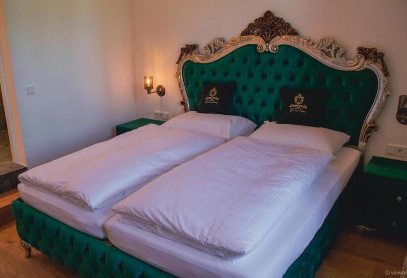 هتل Innviertler Versailles