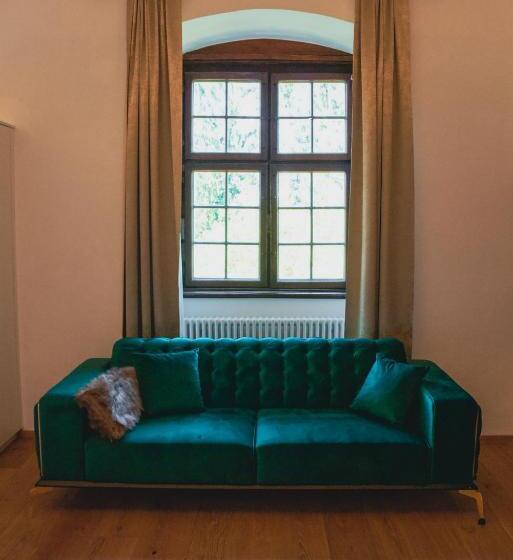 هتل Innviertler Versailles