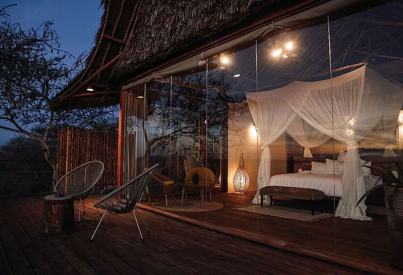 هتل Lions Bluff Lodge