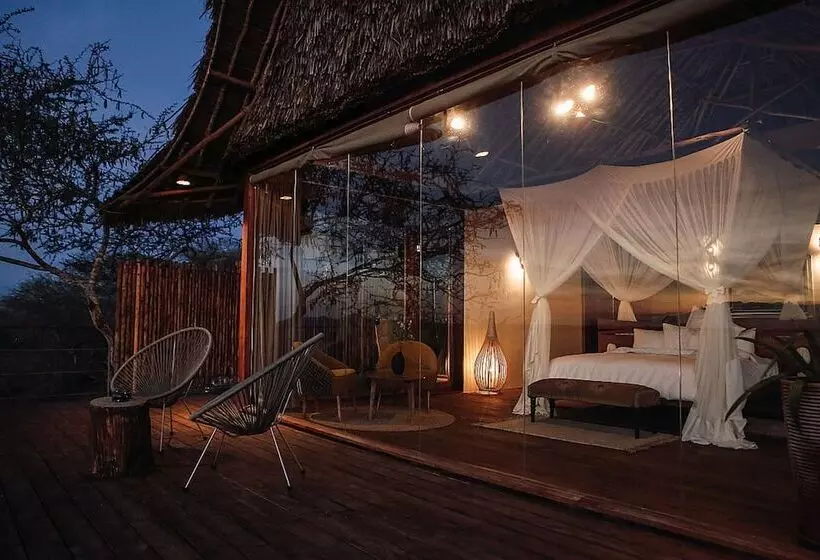 هتل Lions Bluff Lodge
