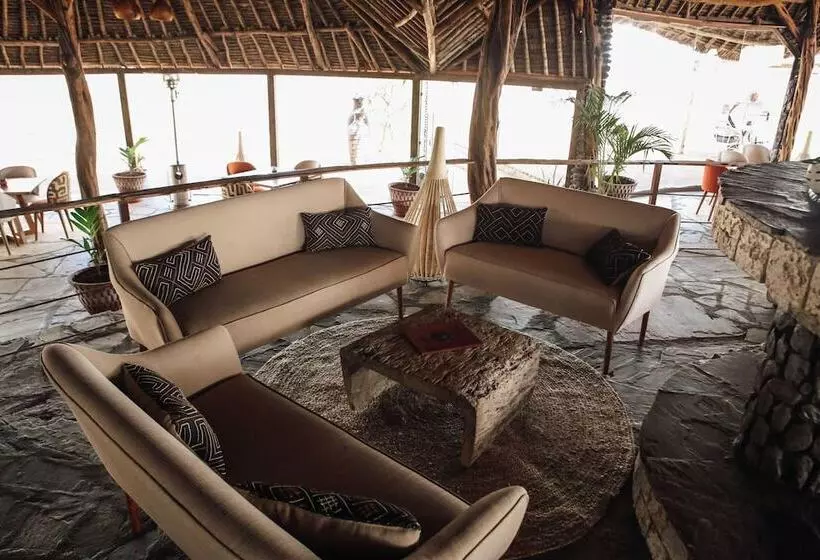 هتل Lions Bluff Lodge