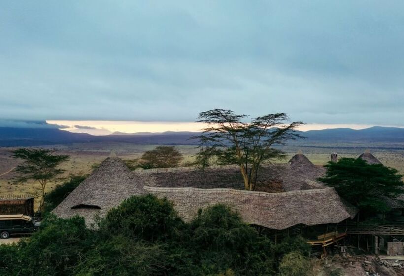 هتل Lions Bluff Lodge