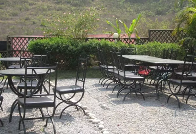 هتل Manakamana Rising Resort
