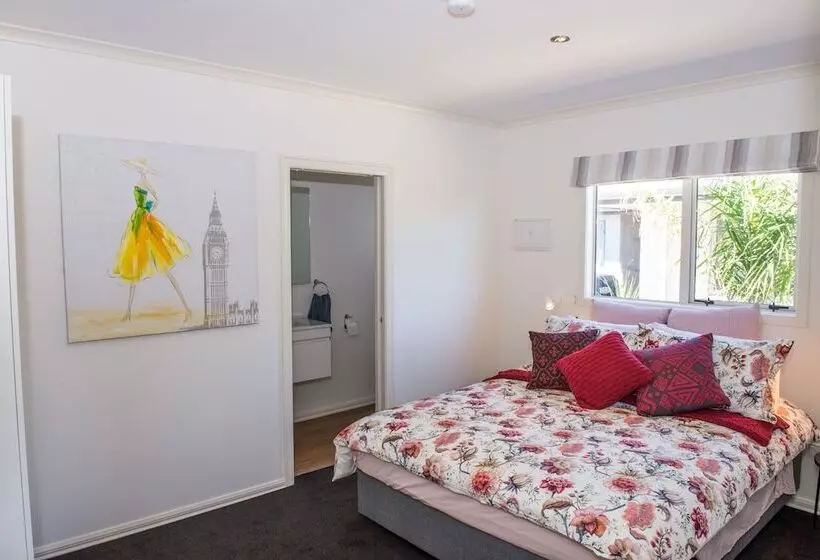 هتل Waimapu Cottage