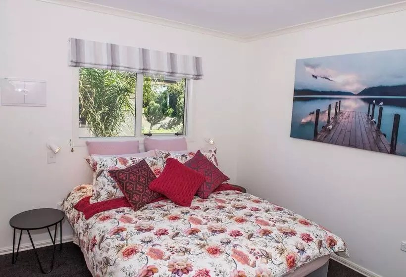 هتل Waimapu Cottage