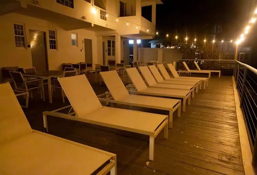 هتل Bella Surf Inn