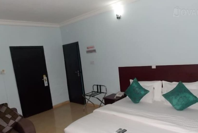 هتل Esporta Suites Ondo