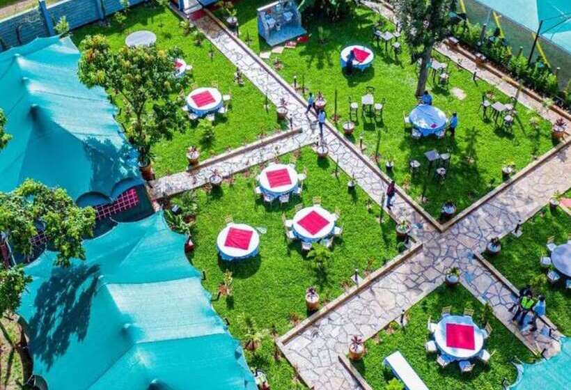 هتل Lovely Garden Guest Home