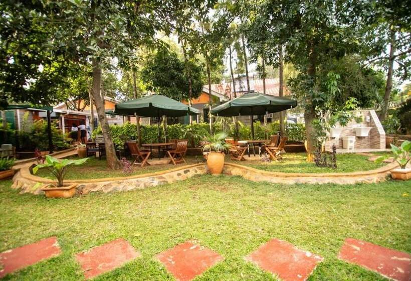 هتل Lovely Garden Guest Home