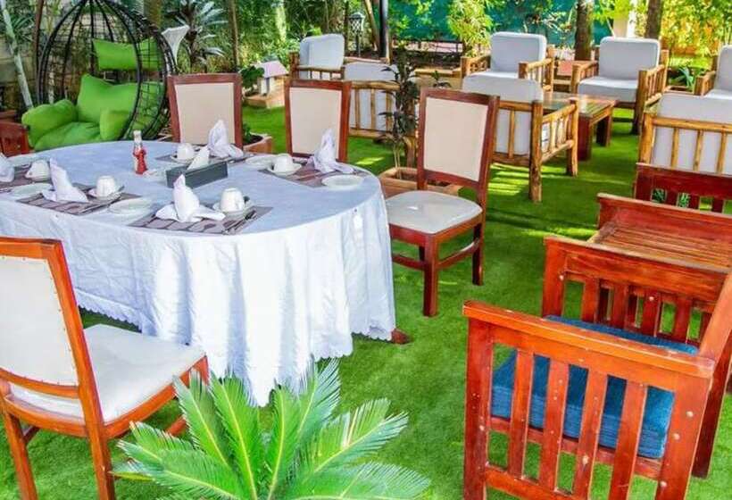 هتل Lovely Garden Guest Home