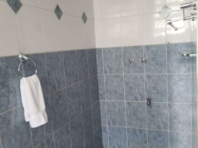 هتل Lovely Garden Guest Home