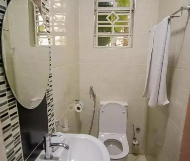 هتل Lovely Garden Guest Home