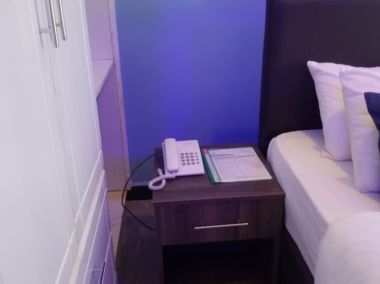 هتل Lovely Garden Guest Home