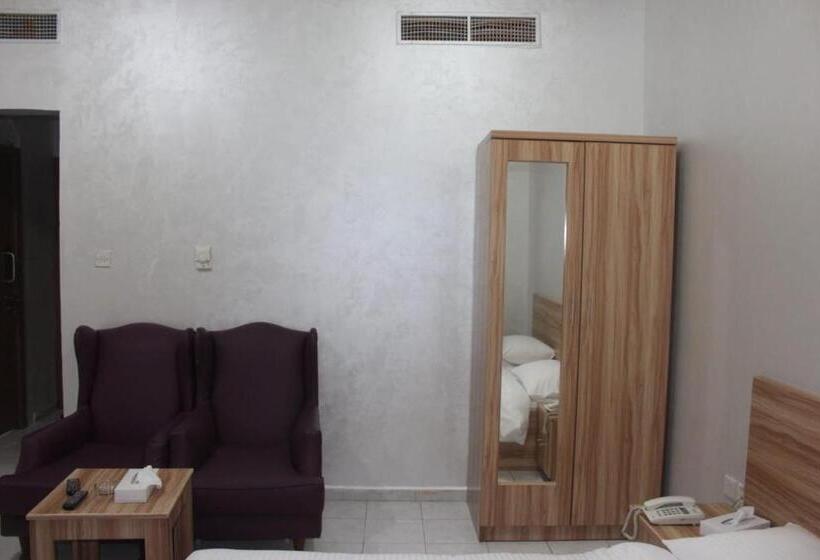 هتل Corniche Palace