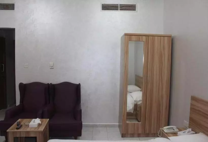 هتل Corniche Palace