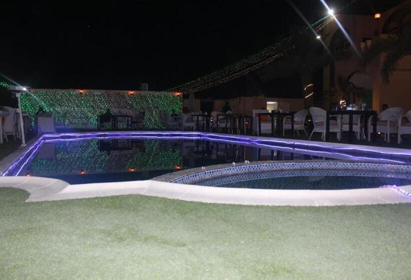 هتل Corniche Palace