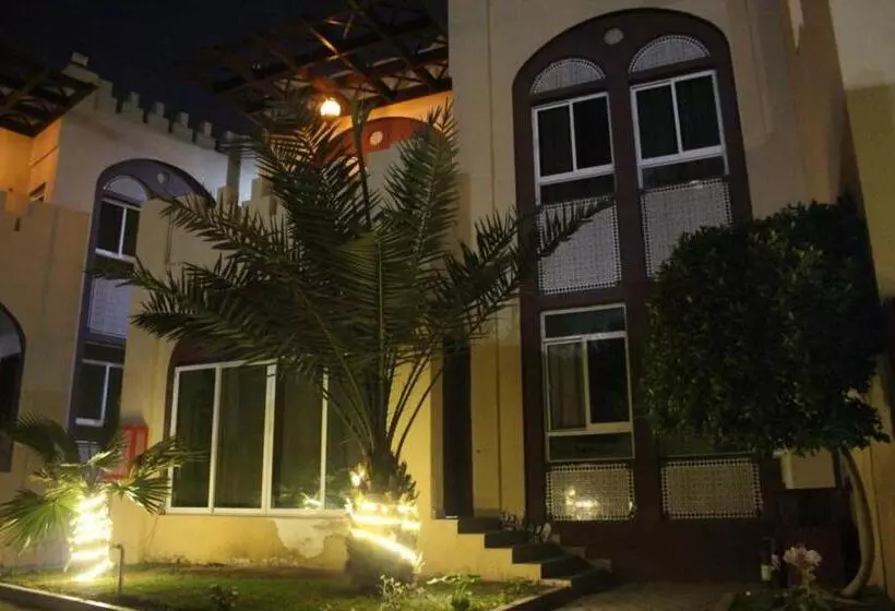 هتل Corniche Palace