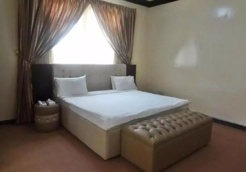 هتل Corniche Palace