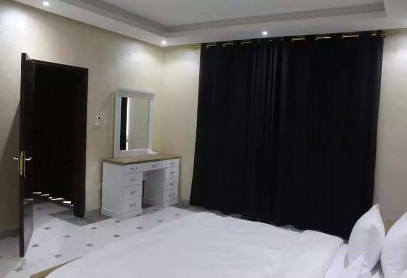 هتل Corniche Palace