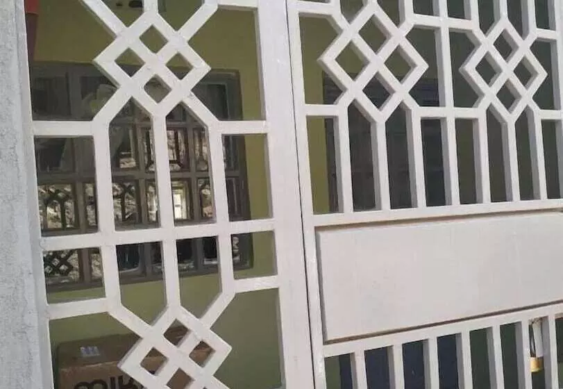 هتل The Rhine Guest House Eldoret