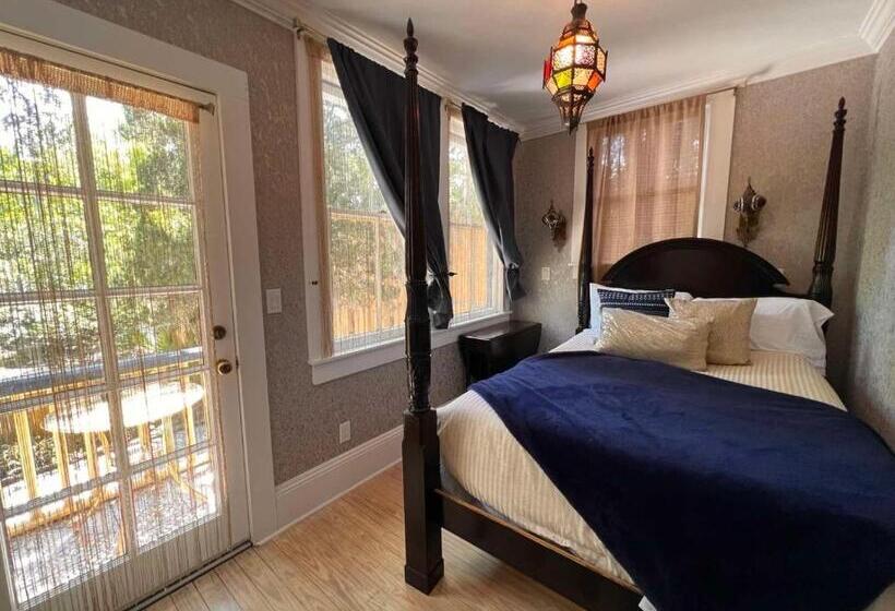 1001 Nights Historic Bed And Breakfast Adults Only