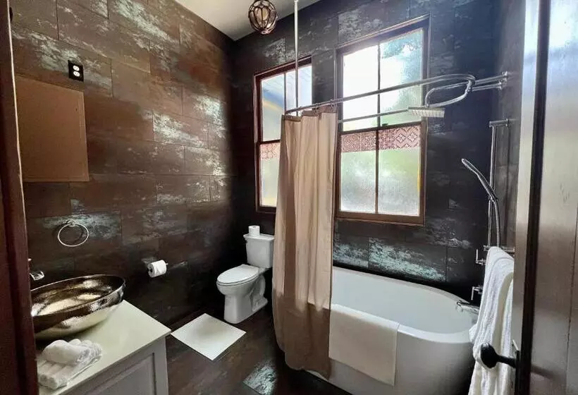 1001 Nights Historic Bed And Breakfast Adults Only