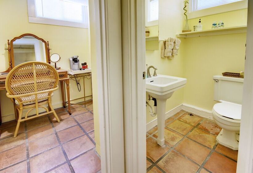 Beachfront Bed & Breakfast