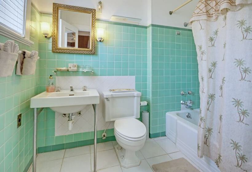 Beachfront Bed & Breakfast