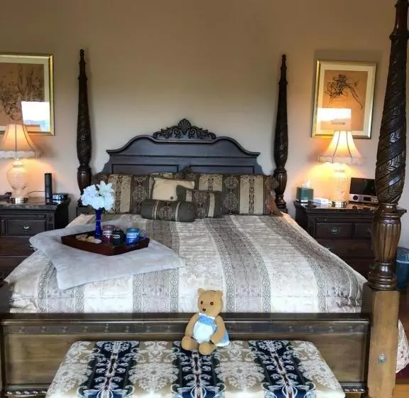 مبيت وإفطار Coppertoppe Inn & Retreat Center