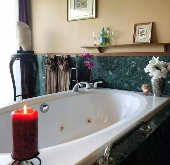 مبيت وإفطار Coppertoppe Inn & Retreat Center