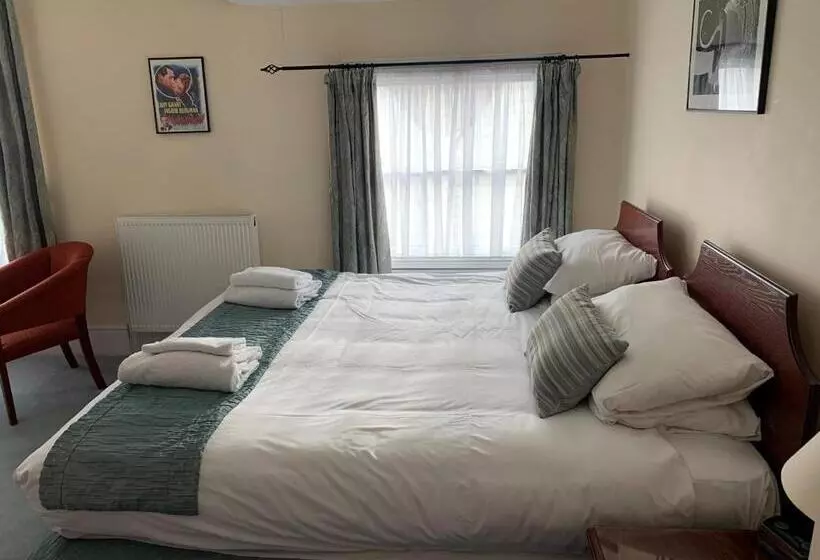 مبيت وإفطار Peregrine House