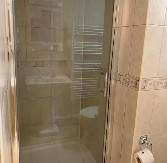 مبيت وإفطار Peregrine House