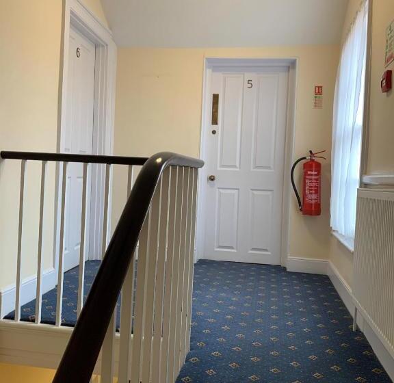 مبيت وإفطار Peregrine House