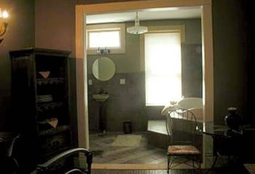 تختخواب و صبحانه The Solon Langworthy House