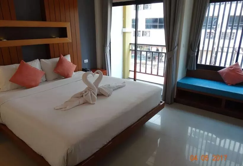 فندق Acca Patong Apartments