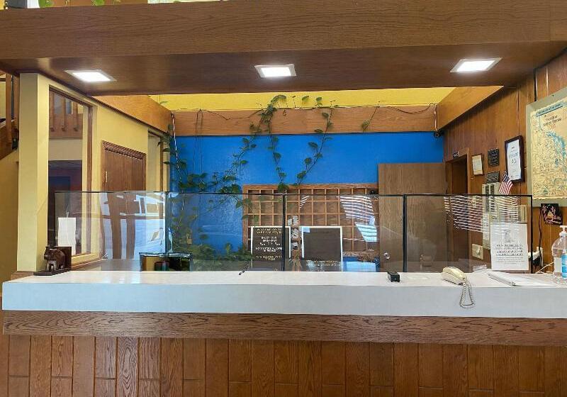 Отель America S Stay Inn Stewartville