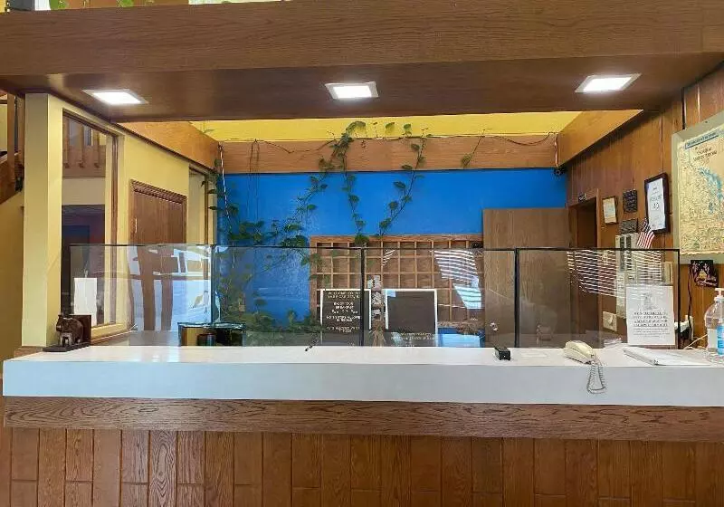 בית מלון כפרי America S Stay Inn Stewartville