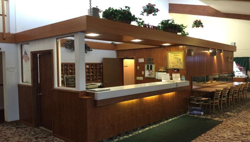 Отель America S Stay Inn Stewartville