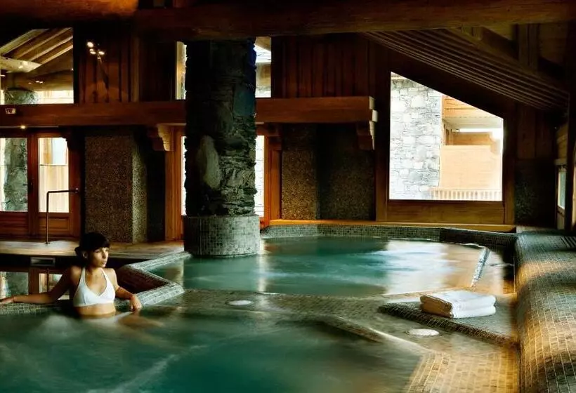 Отель Cgh Residences & Spas Les Cimes Blanches