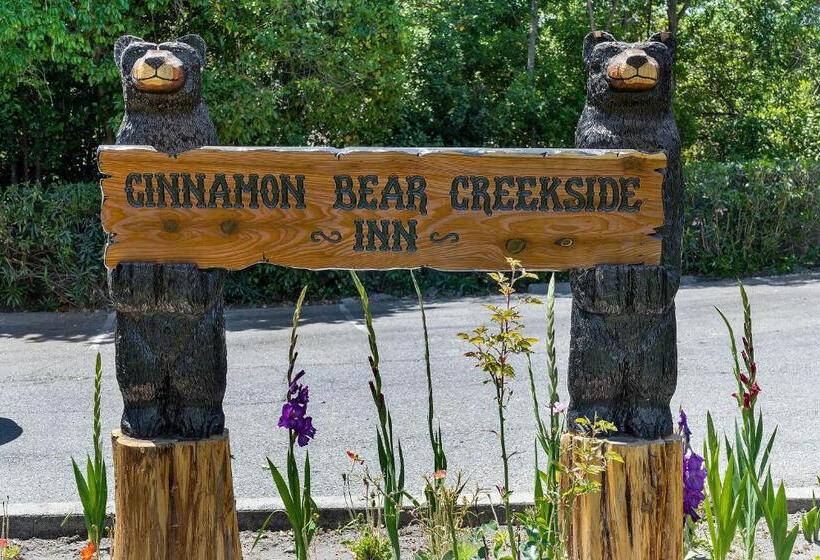 فندق Cinnamon Bear Creekside Inn