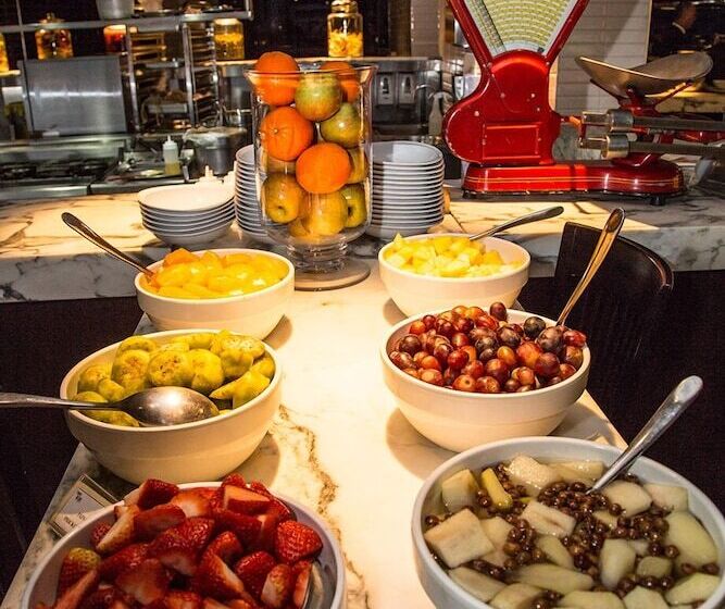 فندق Cumbres Lastarria