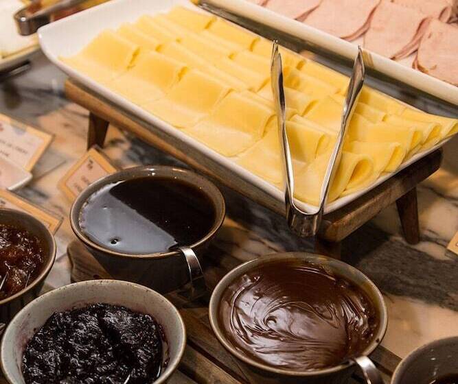 فندق Cumbres Lastarria