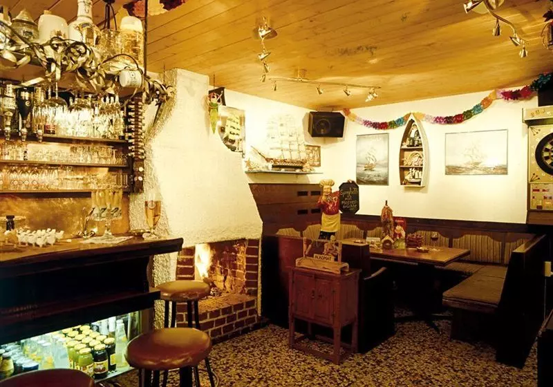 Отель Pension Laura