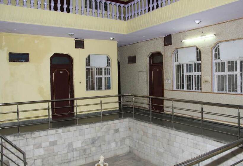 فندق Raj Bed & Breakfast