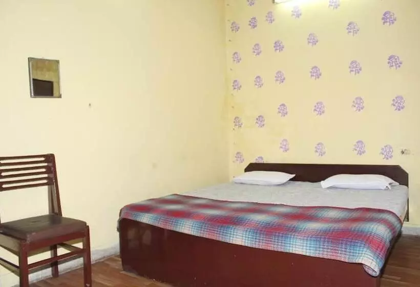 هتل Raj Bed & Breakfast